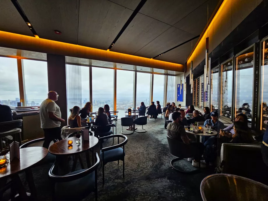 Zirve restoran ortamı