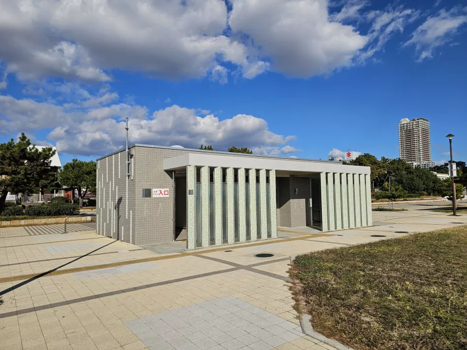 Suma Plajı'nda ücretsiz tuvaletler