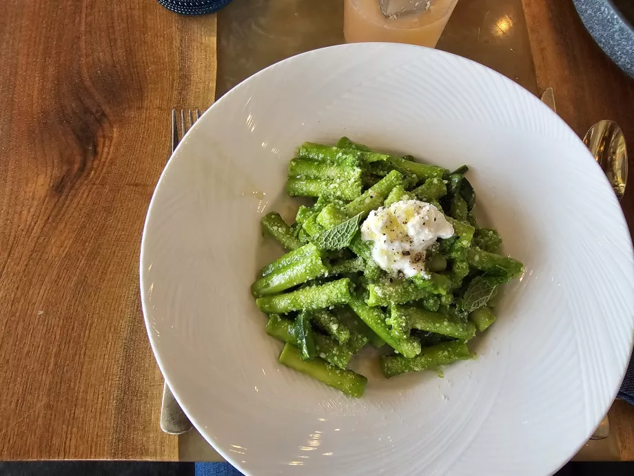 Peak Restaurant'ta Yemek