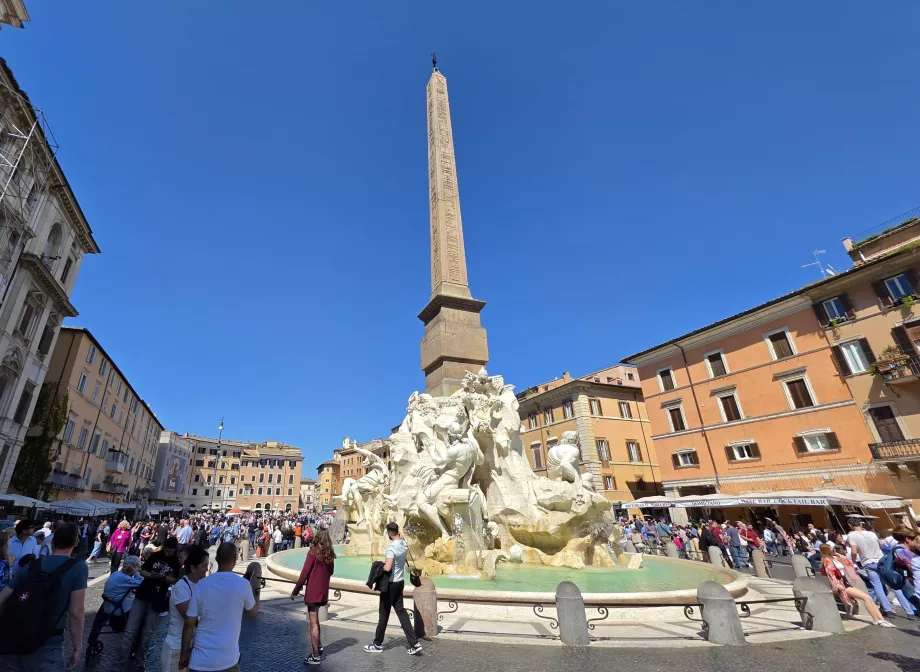 Navona Meydanı