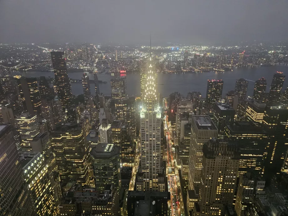 Summit One Vanderbilt, gece manzarası