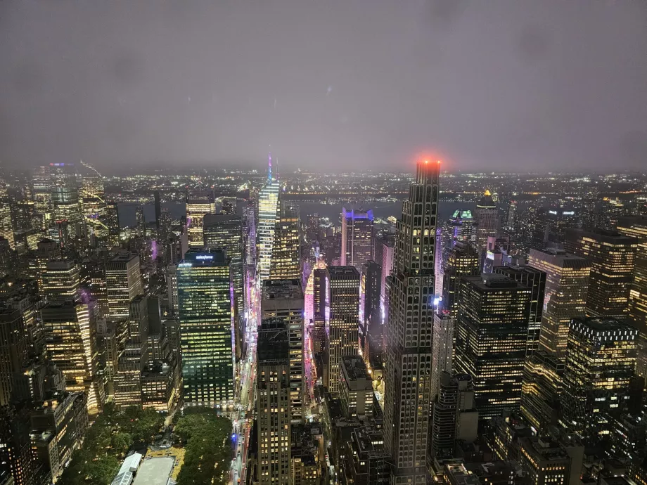 Summit One Vanderbilt, gece manzarası
