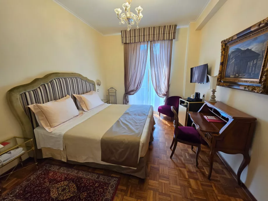 Forum Hotel'de manzaralı odam