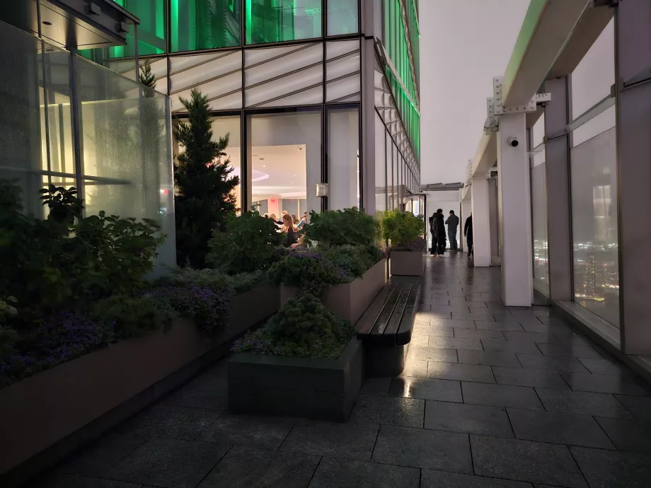 Summit One Vanderbilt, açık teras