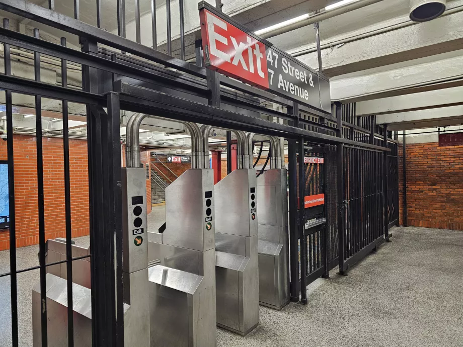 Metro istasyonundan çıkış