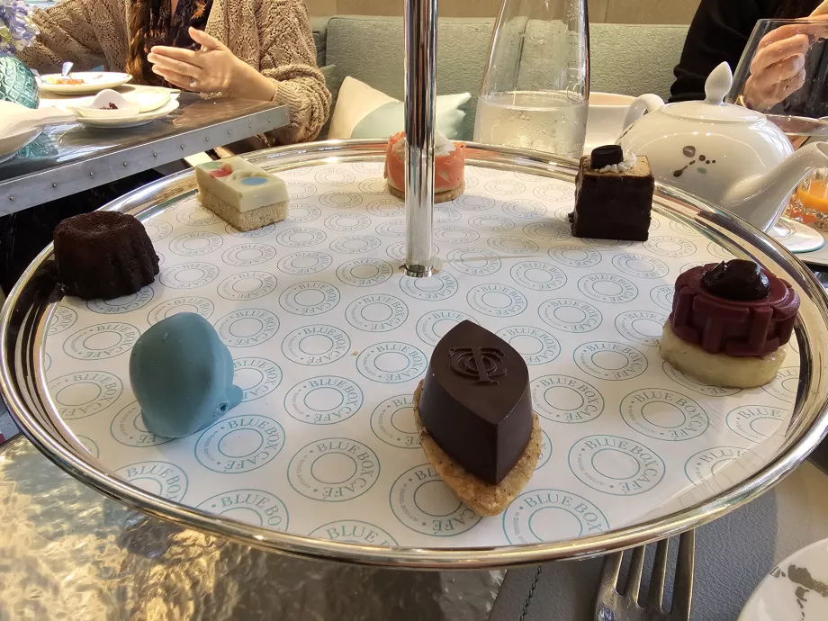 Mavi Kutu, tatlılar