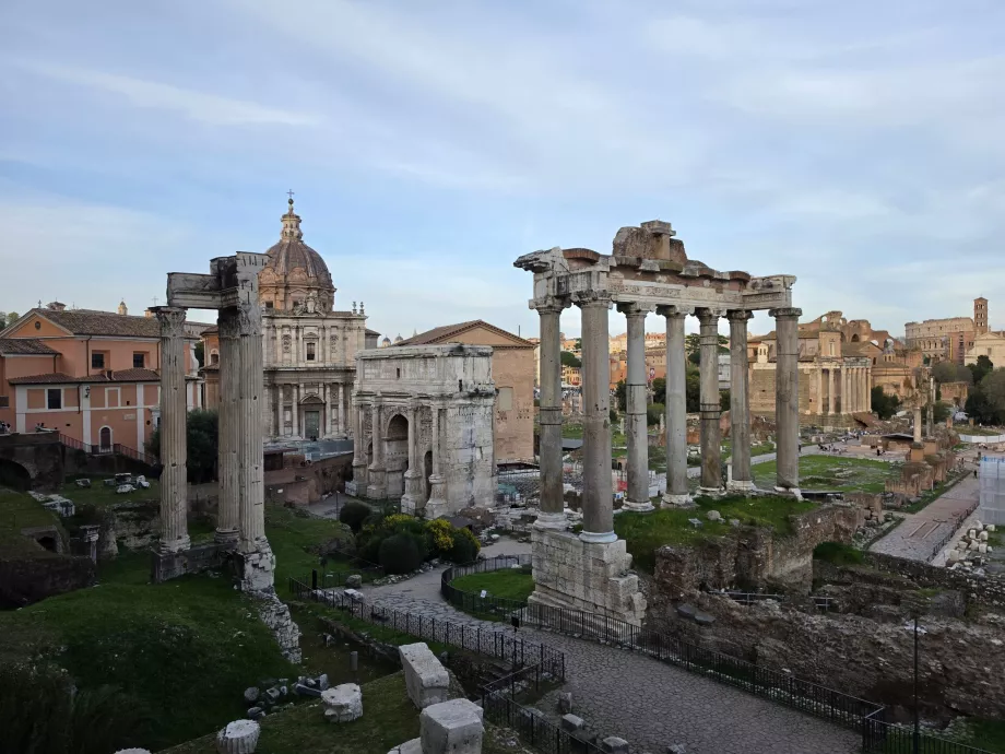 Roma Forumu'nun Capitol'den Görünümü