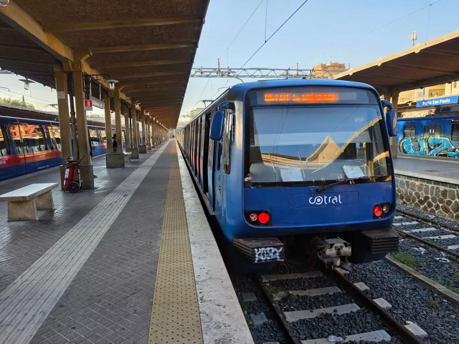 Roma–Lido treni