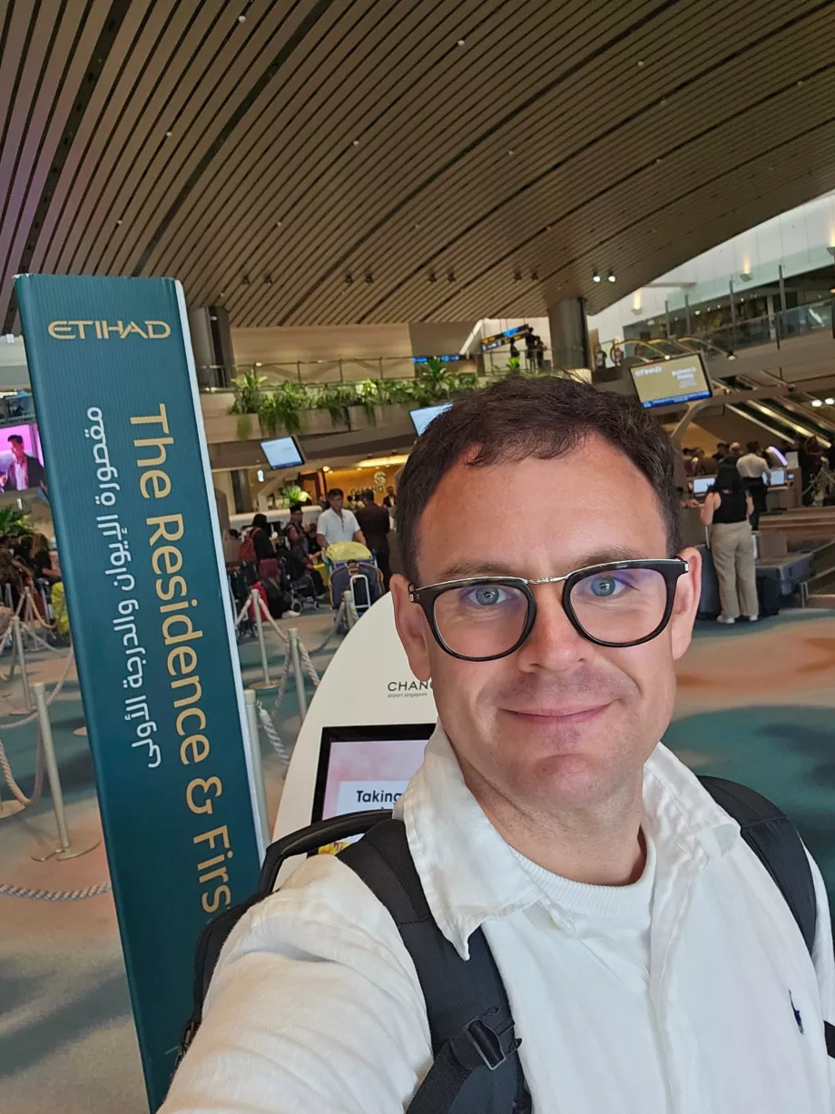 Singapur Havalimanı'nda check-in yaparken çekilmiş fotoğrafım