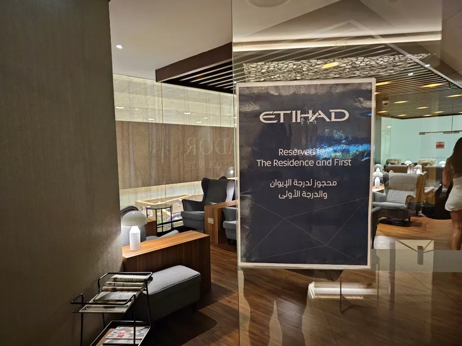 Birinci Sınıf yolcularına özel olarak ayrılmış bir salon bölümü