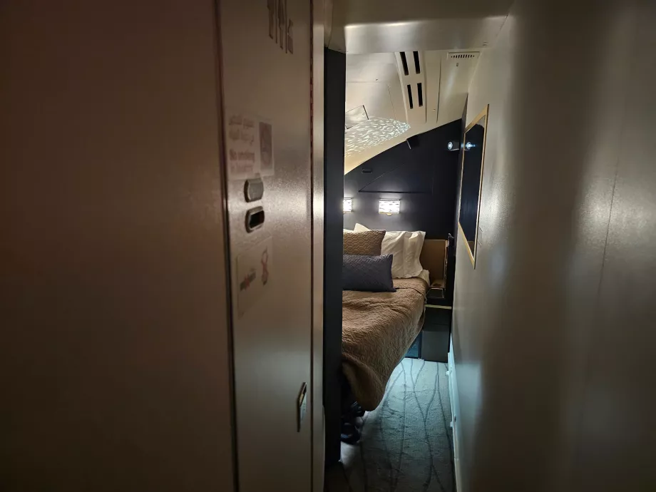 Kanepeden yatak odasına bakış