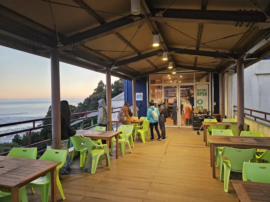 Maya Dağı, restoran