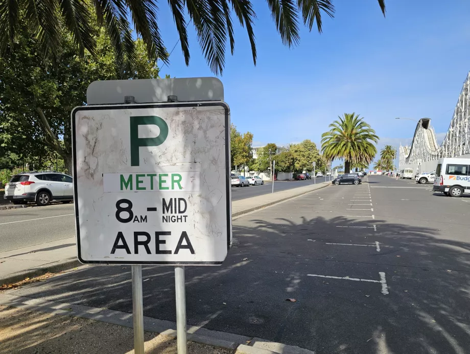 Ücretli park işaretleri