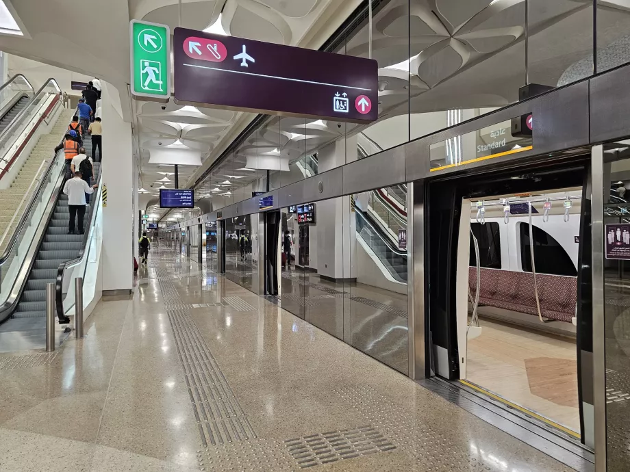 Doha Havalimanı Metro İstasyonu