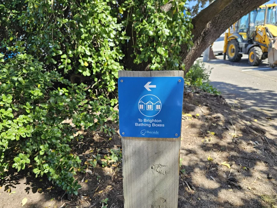 Brighton Yüzme Kutularına yönlendirme levhaları