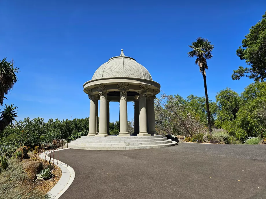 Kraliyet Botanik Bahçeleri