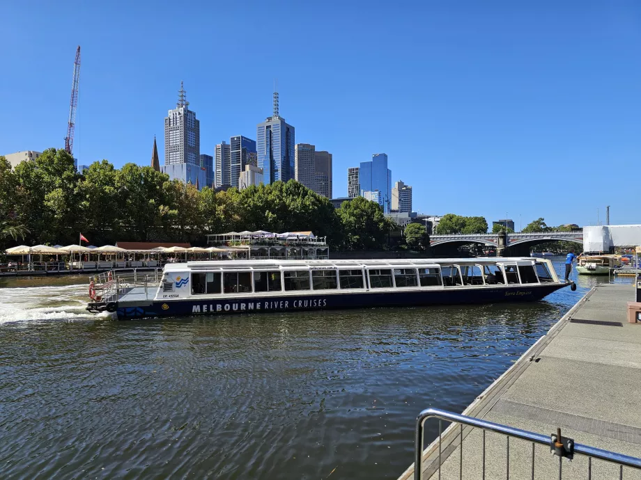 Yarra Nehri üzerinde yolculuklar