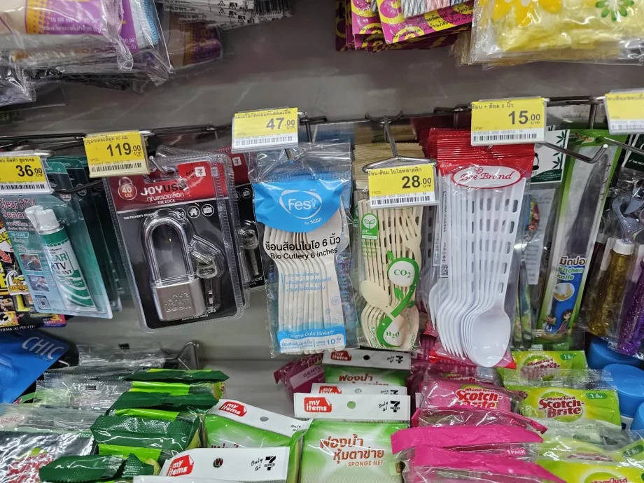 Pratik şeyler - çatal bıçak takımı