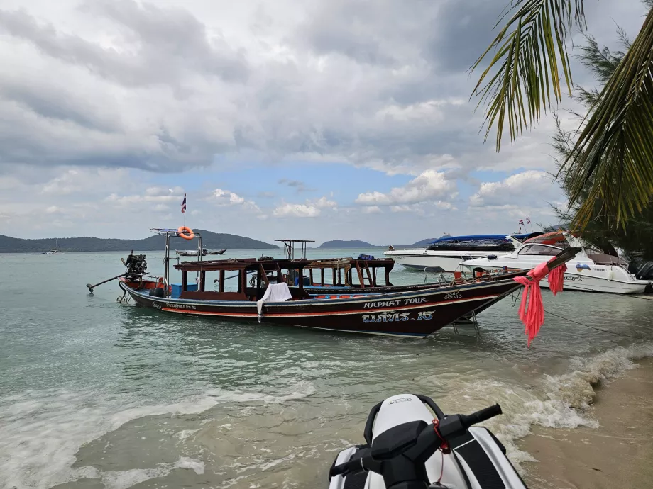 Domuz Adası'ndaki Tekneler