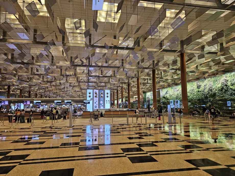 Terminal 3, gidiş salonu