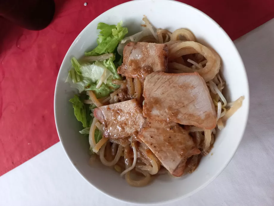 Vietnam'ın Hoi An kentinde gastronomi